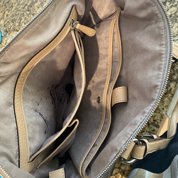 Michael Kors shoulder bag in great condition - Picture 4 of 5